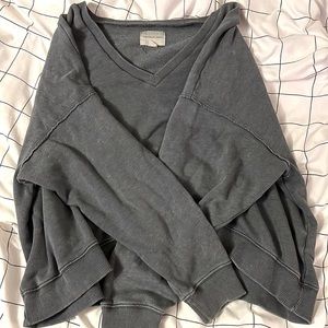 grey/blue v-neck crew sweatshirt